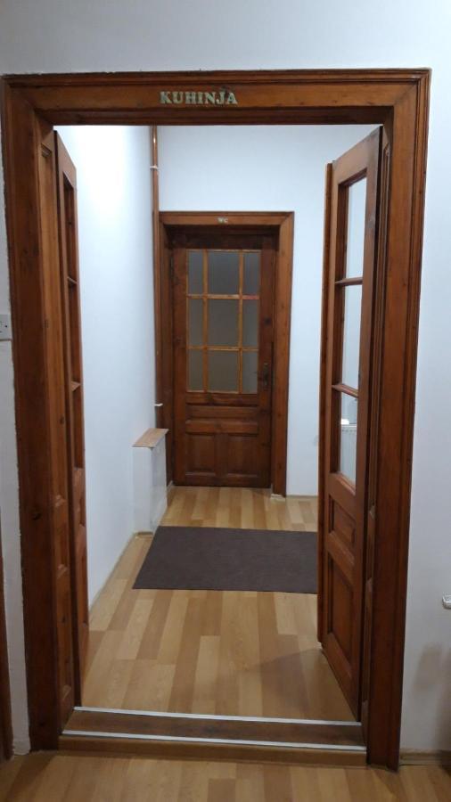 Apartment And Rooms"Tabasnice"Tuzla Centar エクステリア 写真