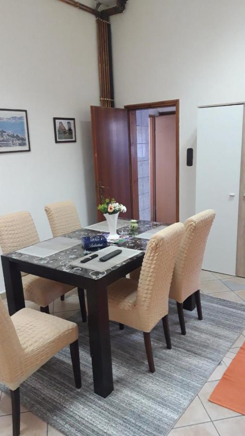 Apartment And Rooms"Tabasnice"Tuzla Centar エクステリア 写真